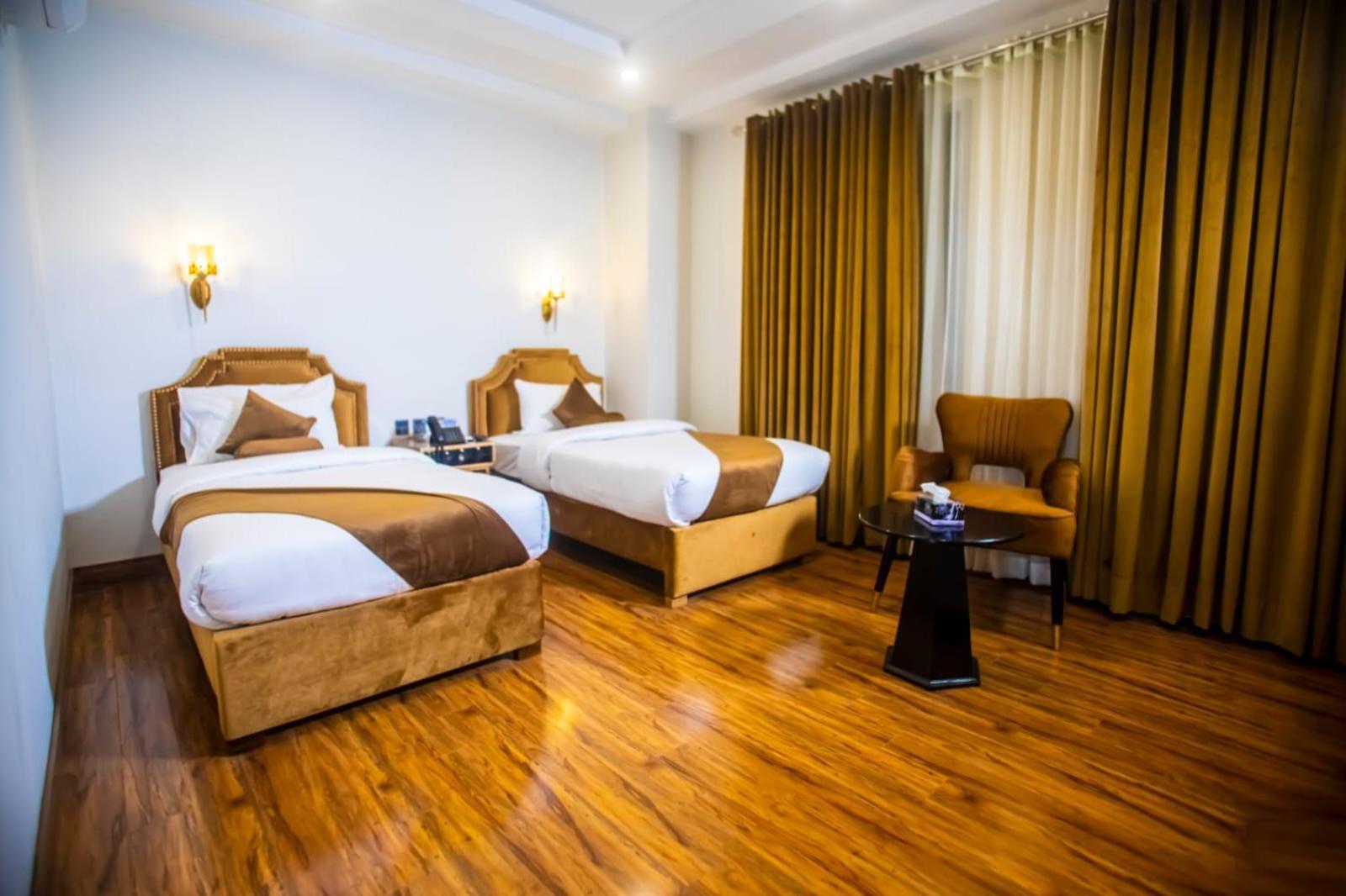 The Rich Hotel & Apartments Лахор Экстерьер фото