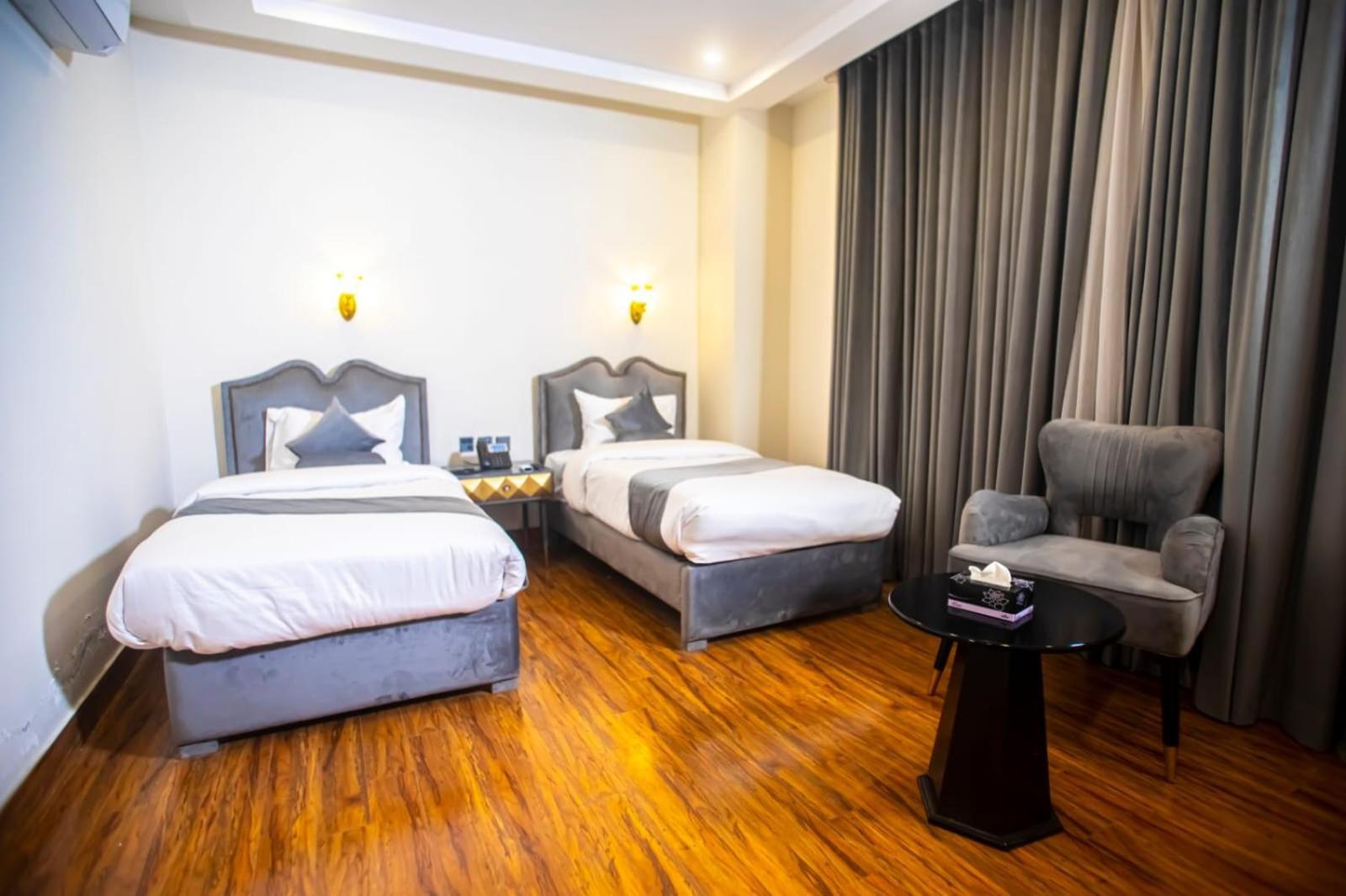 The Rich Hotel & Apartments Лахор Экстерьер фото